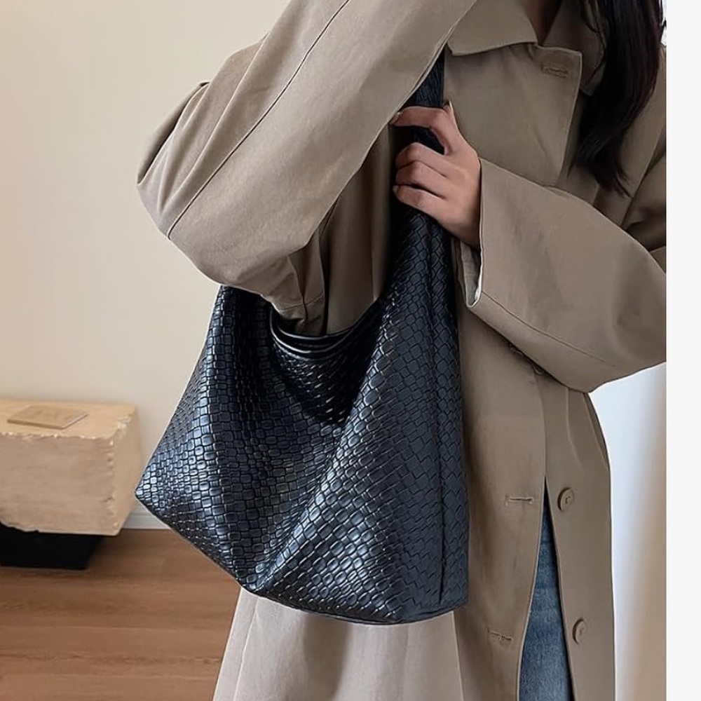 Elegant Black Woven Hobo Bag - Picture 3 of 5